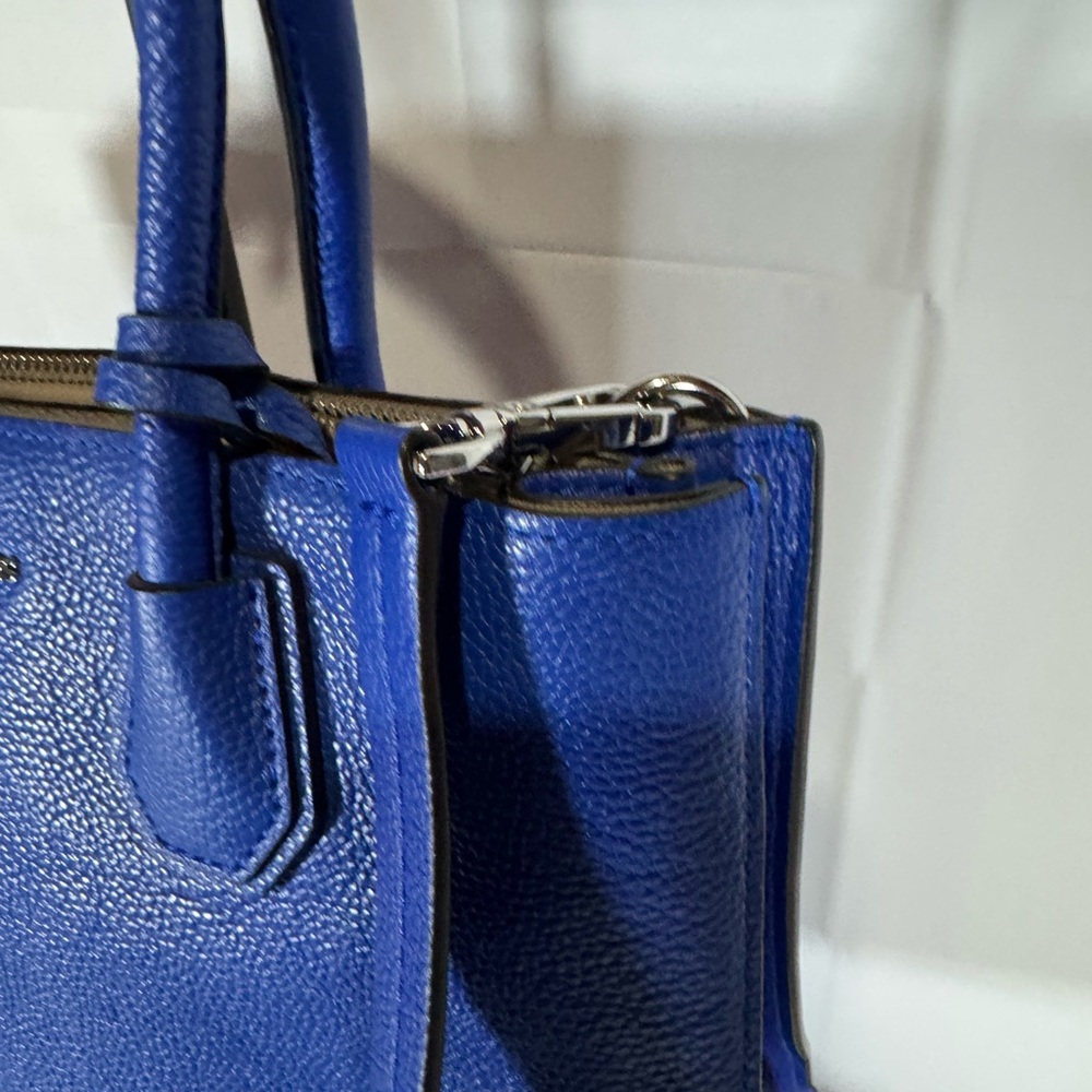 Michael Kors Blue Mercer Leather Convertible Tote with matching wallet - Picture 5 of 16